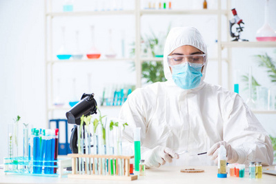 植物實(shí)驗(yàn)室的綠色革命 男性生物化學(xué)家在醫(yī)藥技術(shù)開發(fā)中的使命